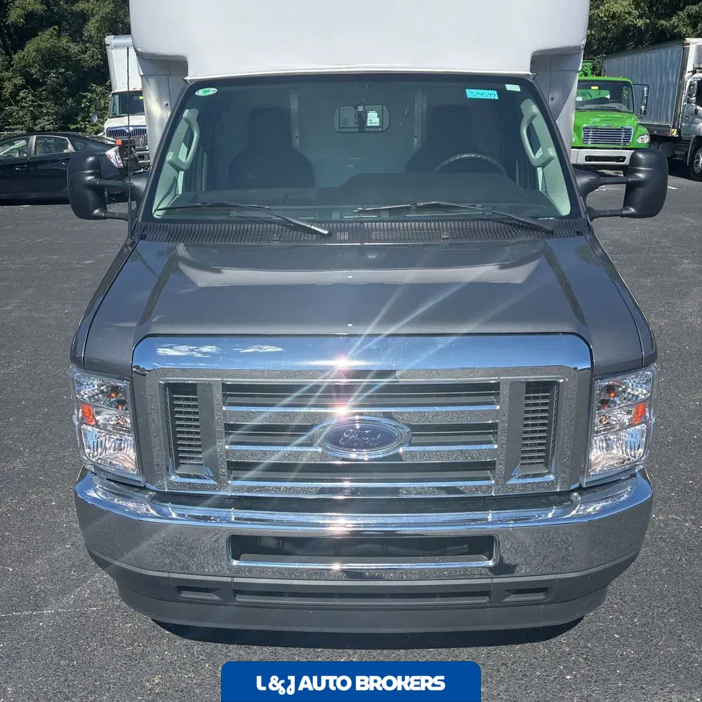 2025 Ford Commercial Vans E450