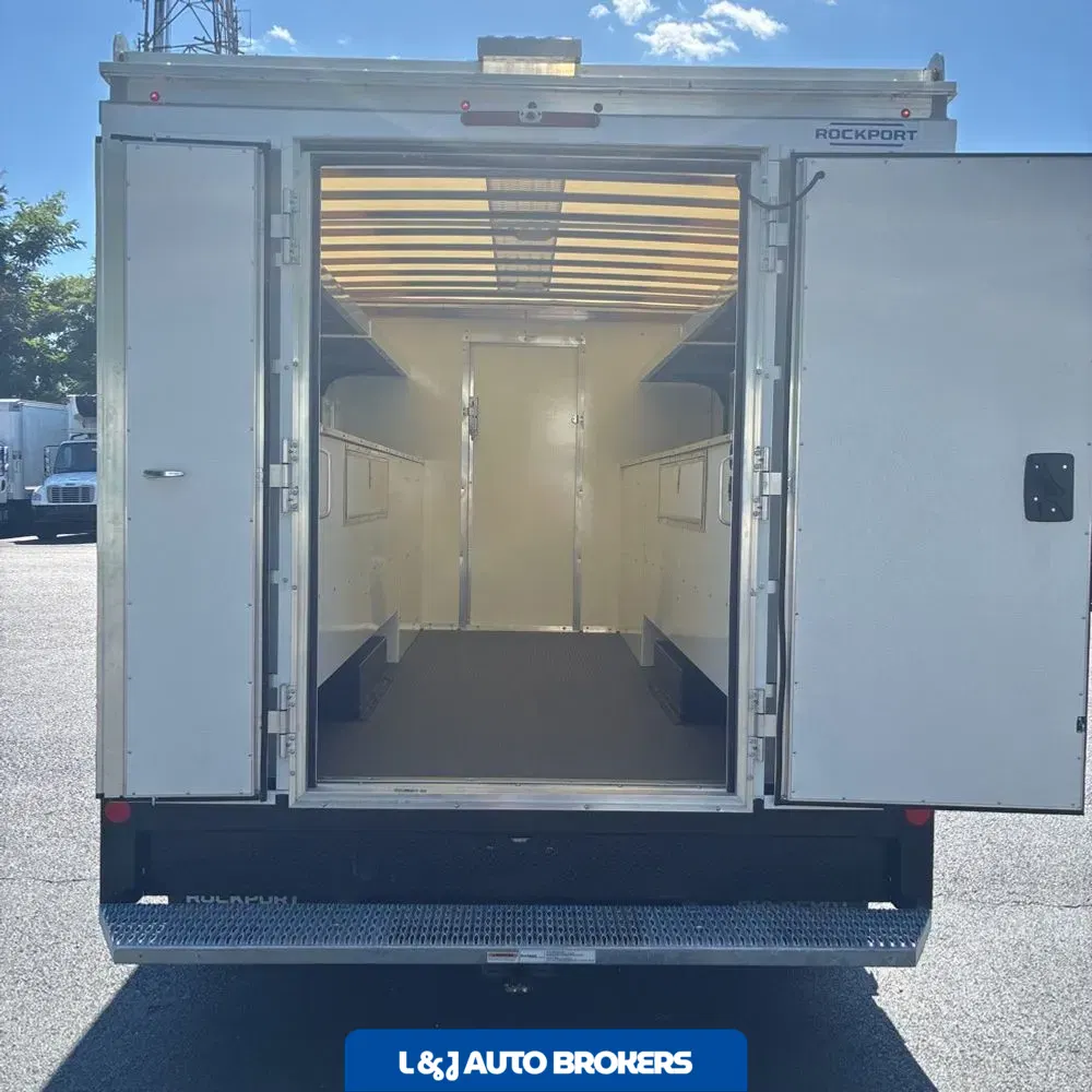 2025 Ford Commercial Vans E450