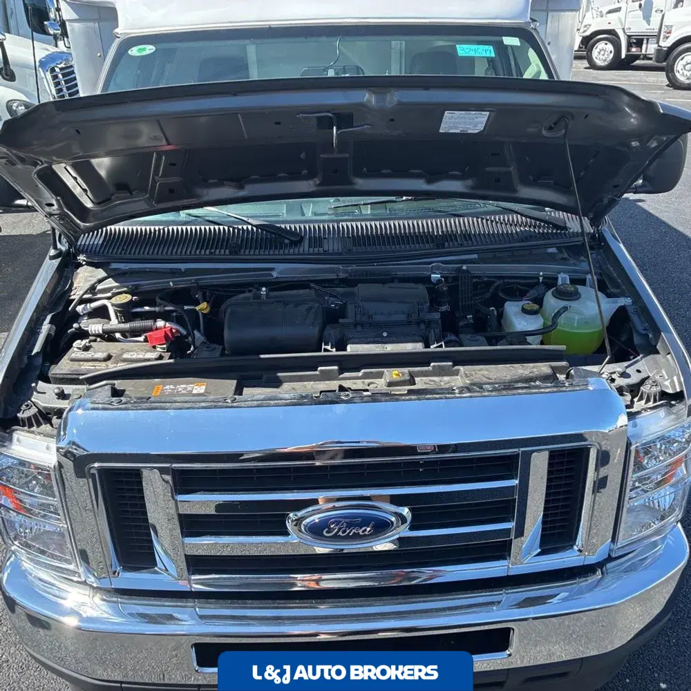2025 Ford Commercial Vans E450