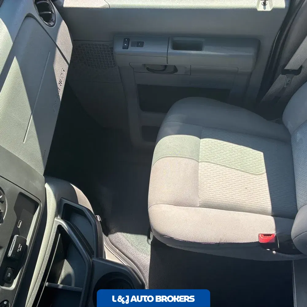 2025 Ford Commercial Vans E450