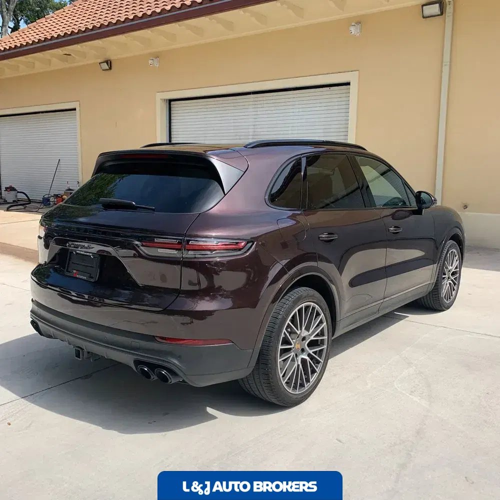 2022 Porsche Cayenne S Platinum Edition