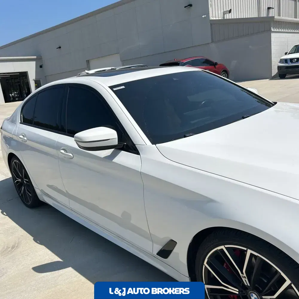 2021 BMW 5-Series M550xi