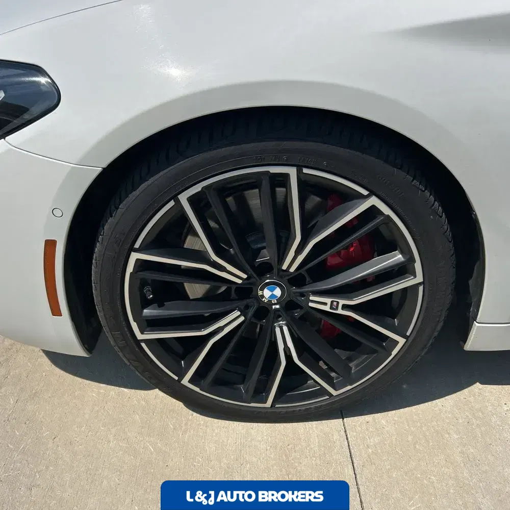 2021 BMW 5-Series M550xi