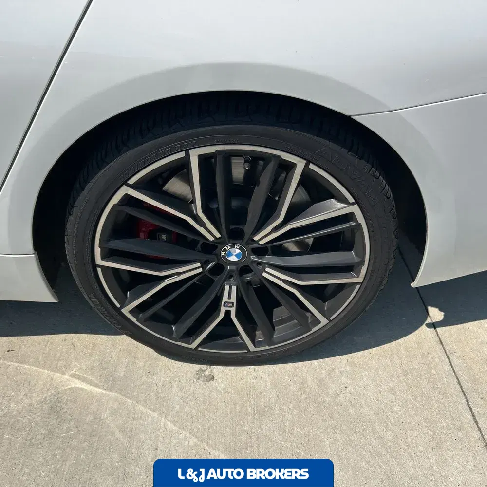 2021 BMW 5-Series M550xi