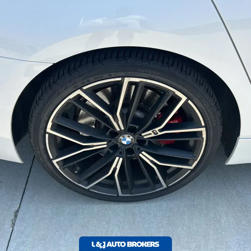 2021 BMW 5-Series M550xi