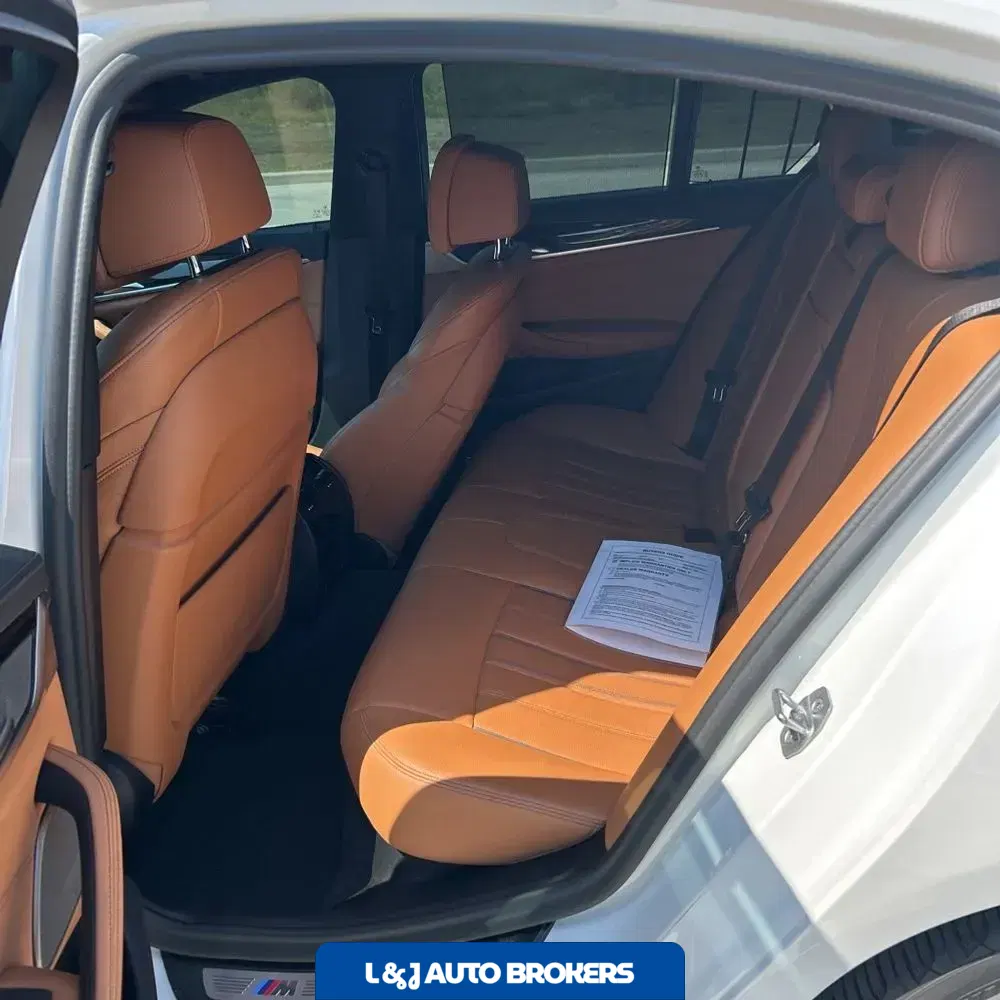 2021 BMW 5-Series M550xi