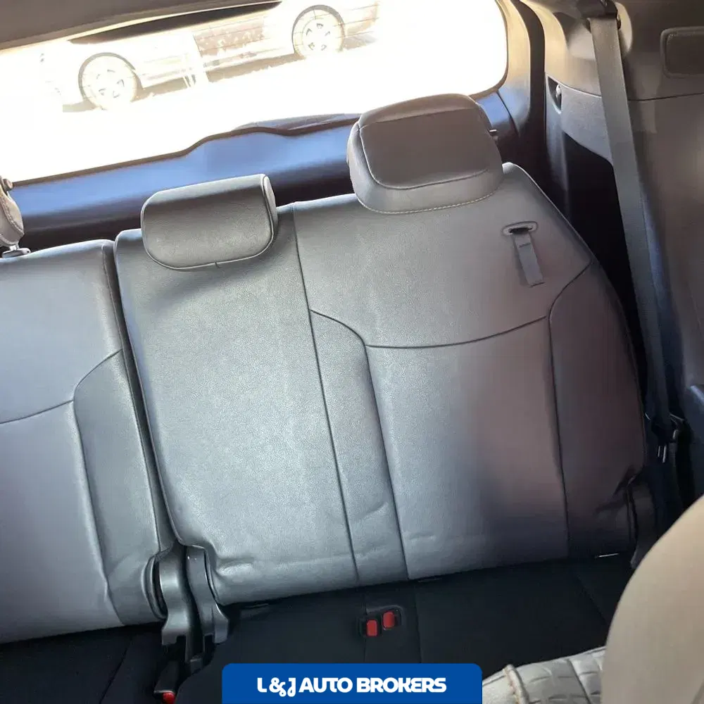 2023 Toyota Sienna Woodland Edition