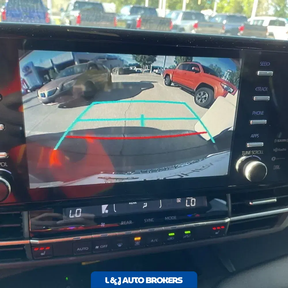 2023 Toyota Sienna Woodland Edition