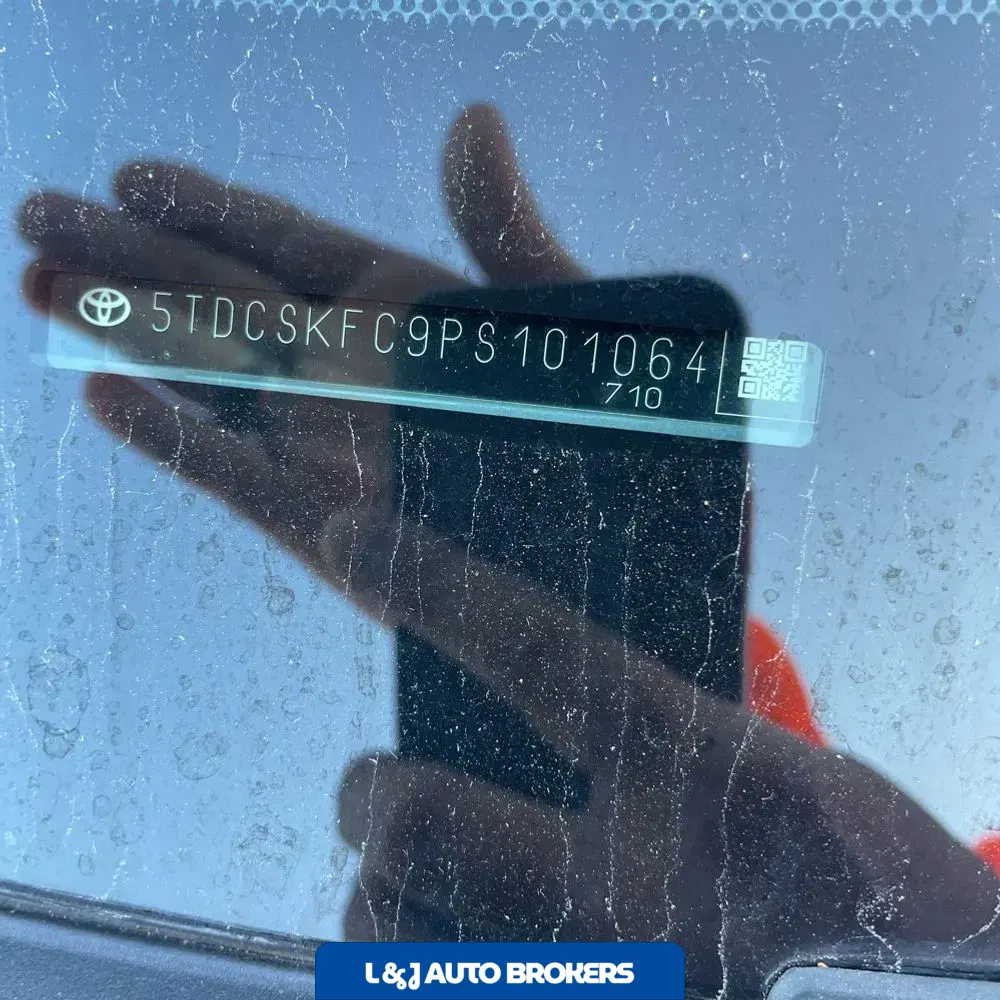 2023 Toyota Sienna Woodland Edition