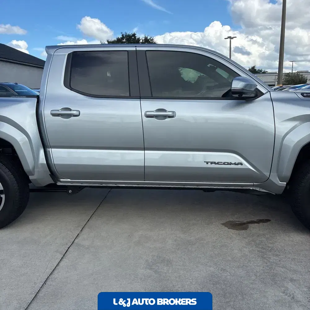 2025 Toyota Tacoma TRD Sport HV