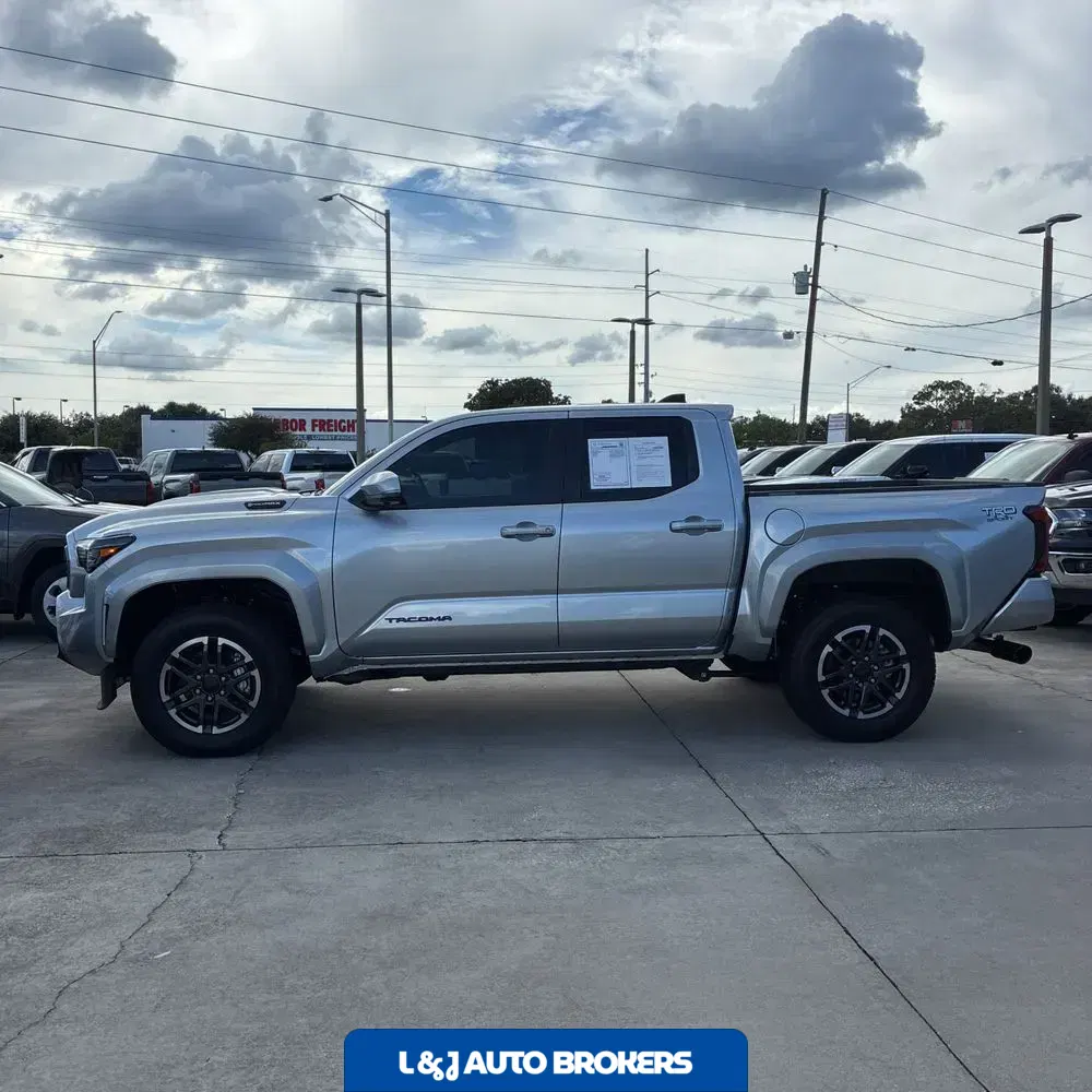 2025 Toyota Tacoma TRD Sport HV