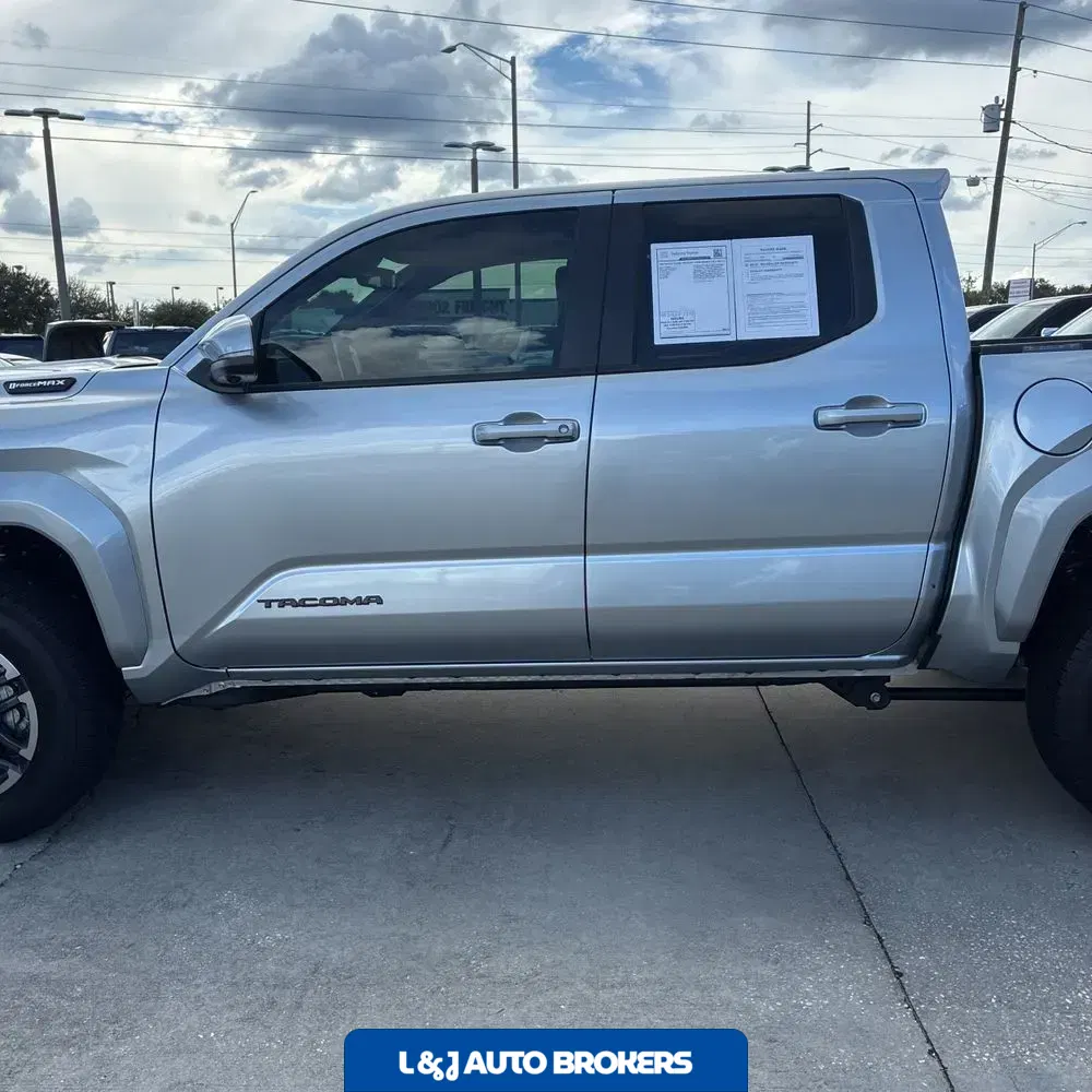 2025 Toyota Tacoma TRD Sport HV