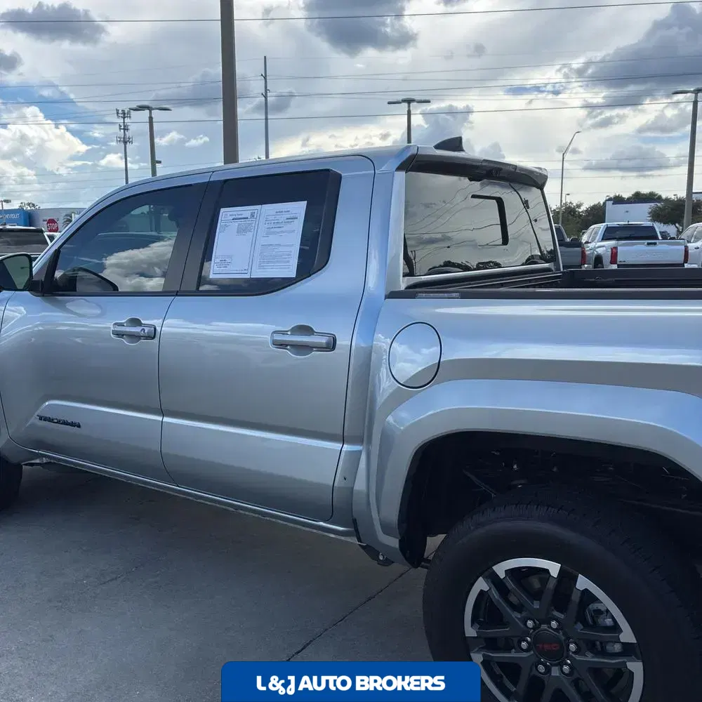 2025 Toyota Tacoma TRD Sport HV