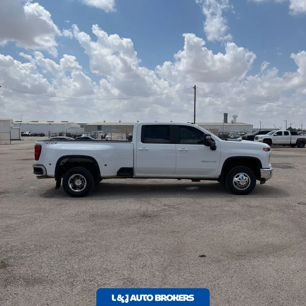 2024 Chevrolet Silverado 3500HD LT