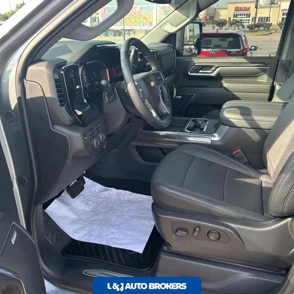 2025 Chevrolet Silverado 3500HD LTZ