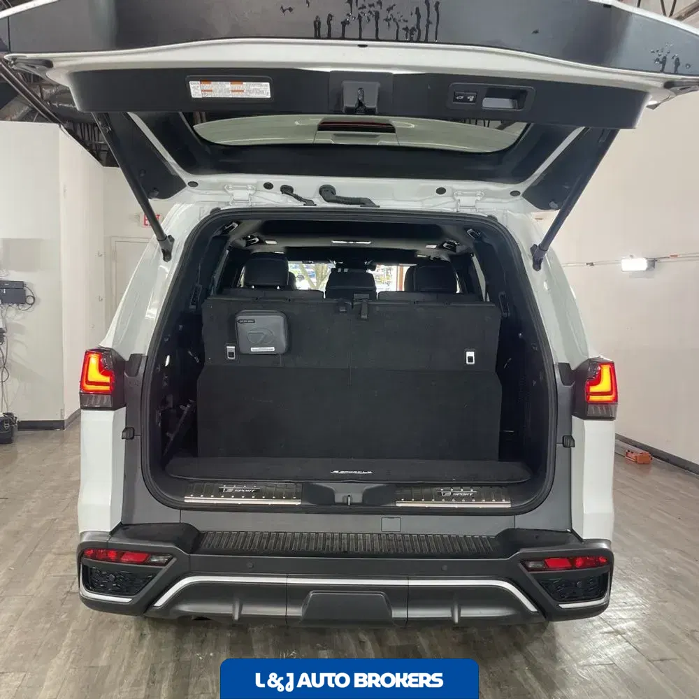 2024 Lexus LX 600 F SPORT Handling
