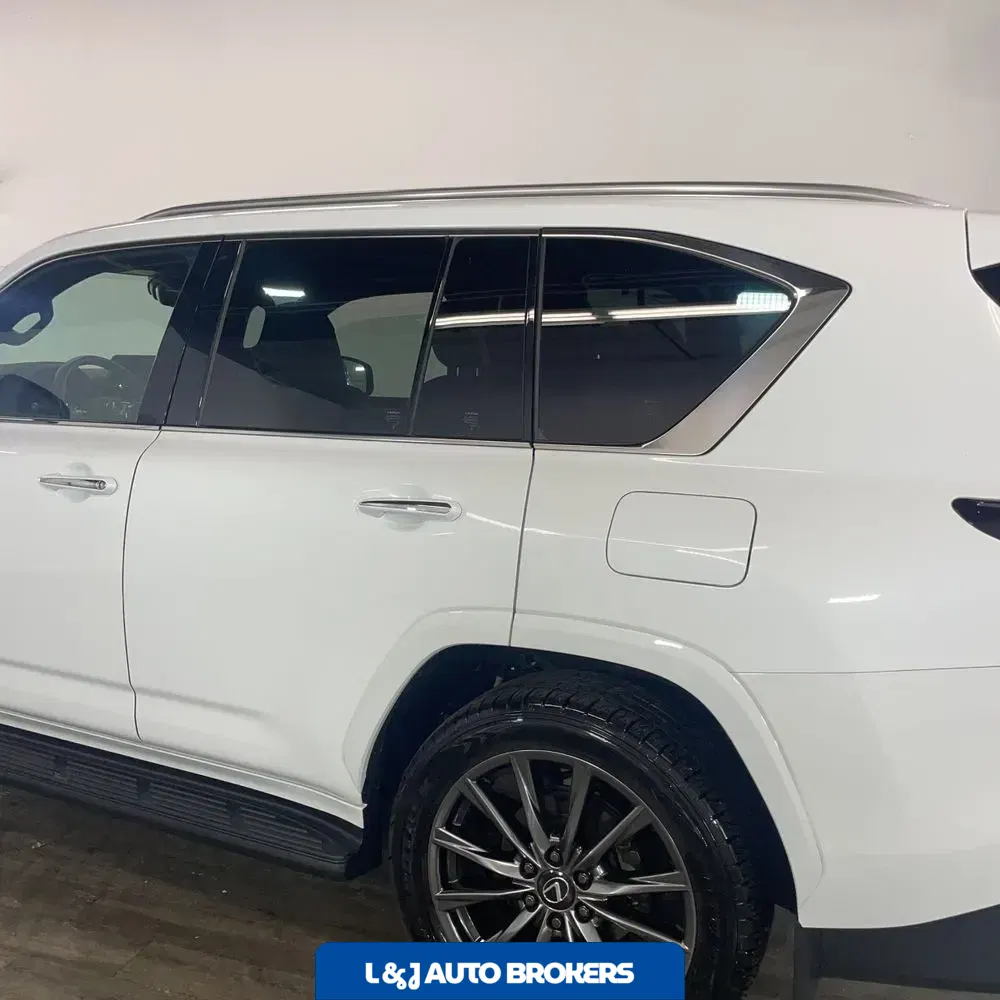 2024 Lexus LX 600 F SPORT Handling