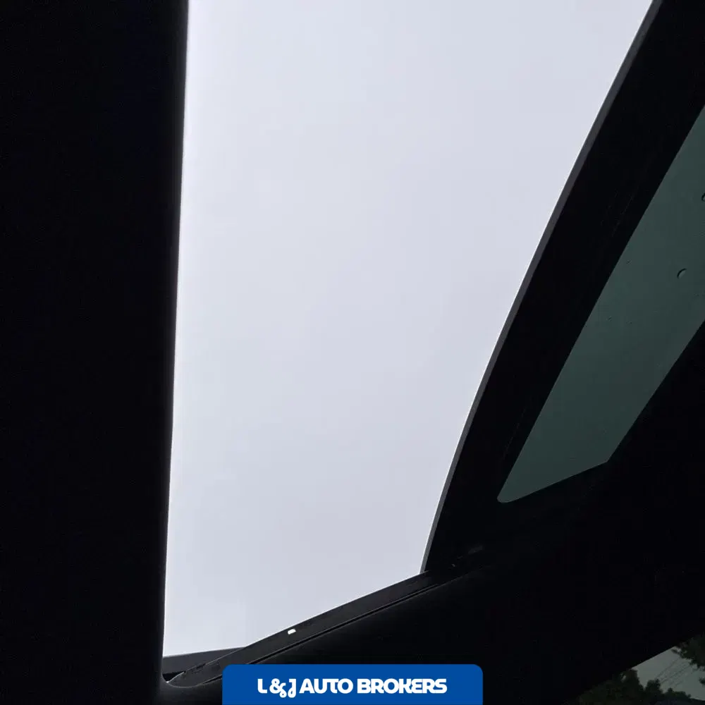 2025 Land Rover Range Rover SE P530