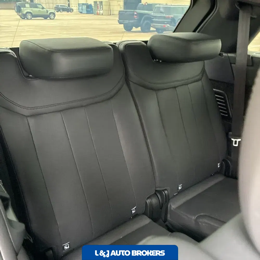 2025 Land Rover Range Rover SE P530