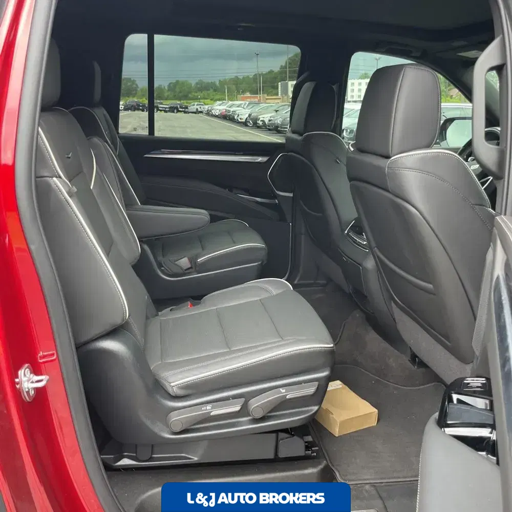 2025 Cadillac Escalade ESV Sport
