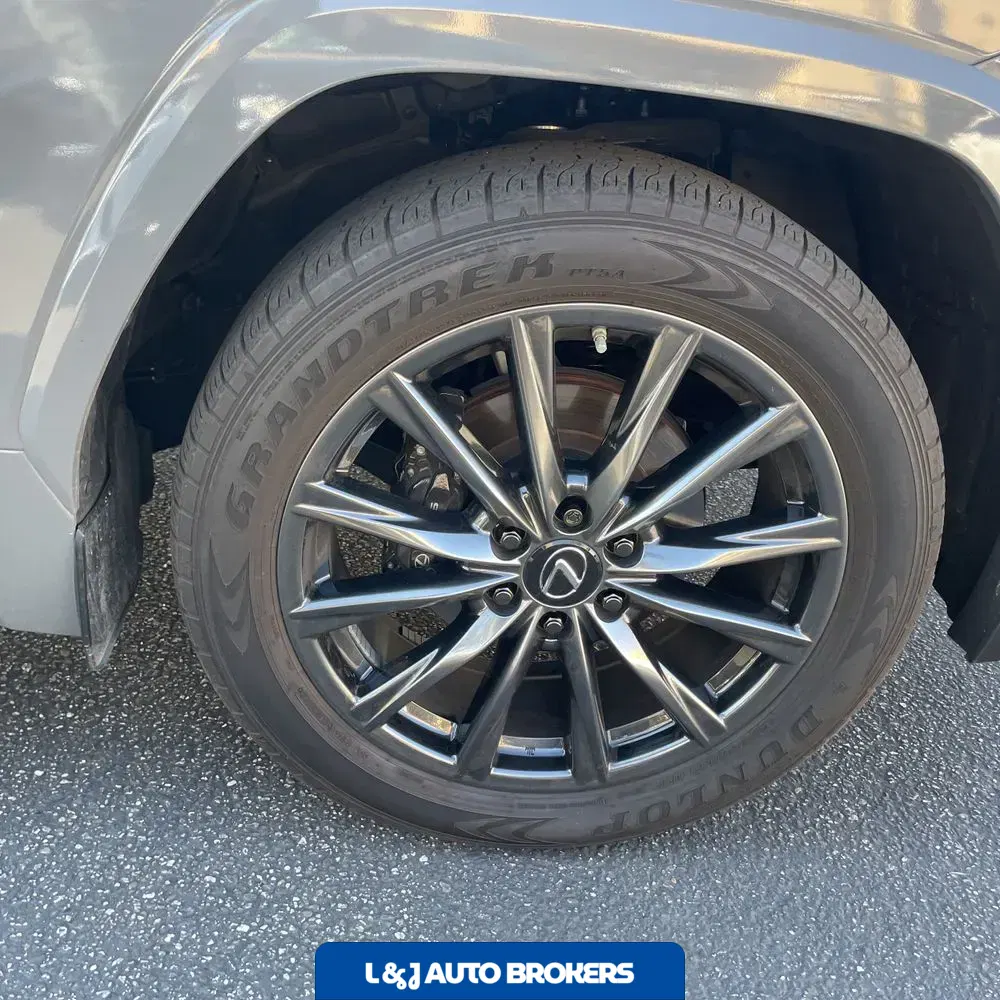 2023 Lexus LX 600 F SPORT Handling