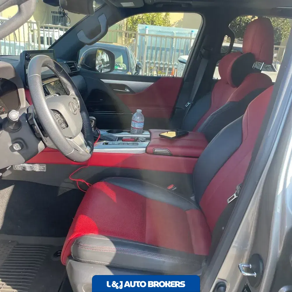 2023 Lexus LX 600 F SPORT Handling