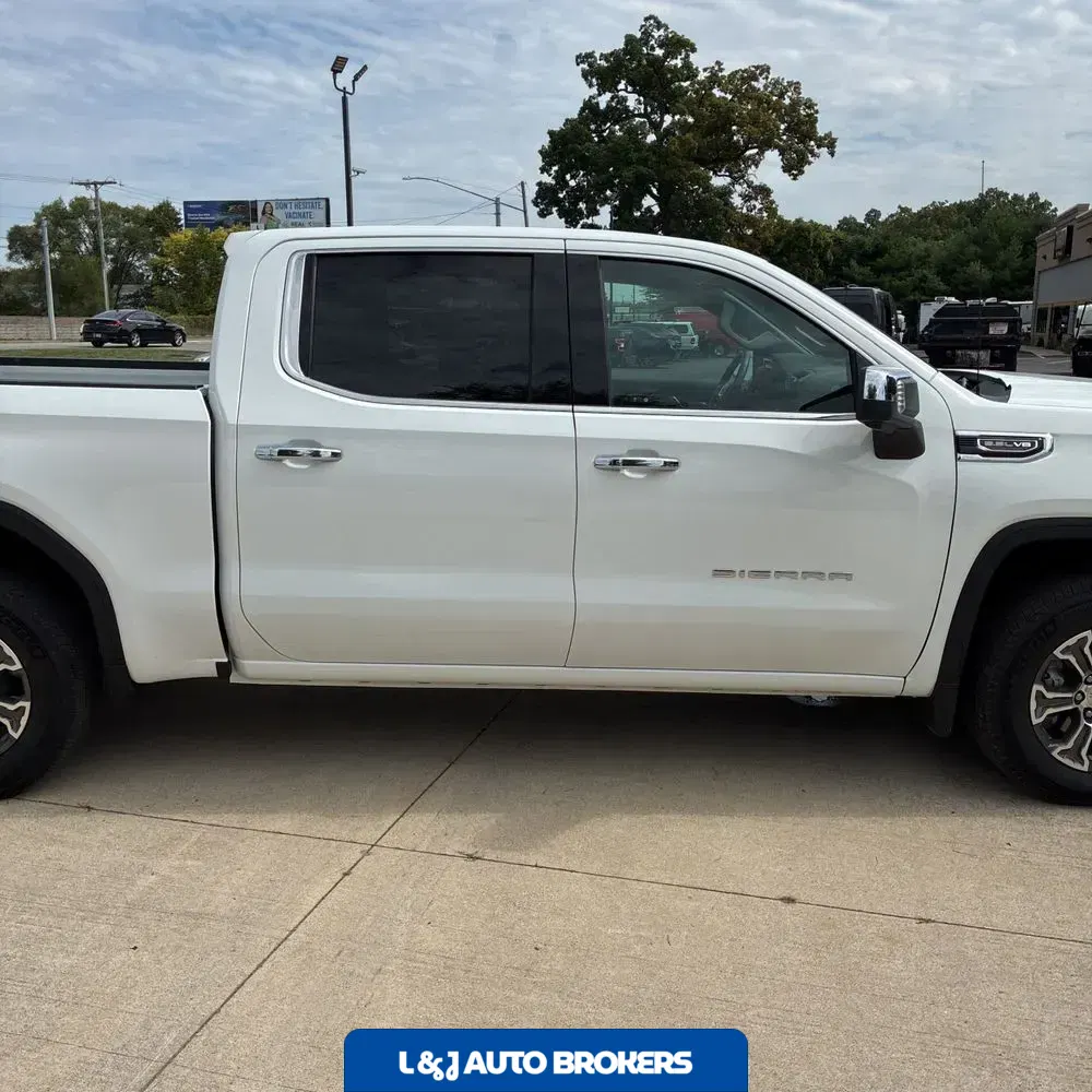 2025 GMC Sierra 1500 SLT