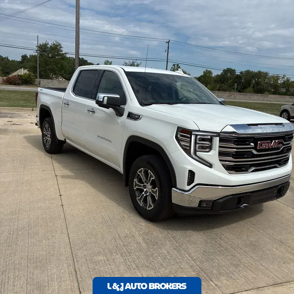 2025 GMC Sierra 1500 SLT