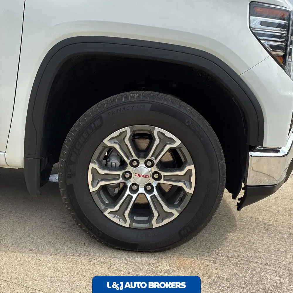 2025 GMC Sierra 1500 SLT