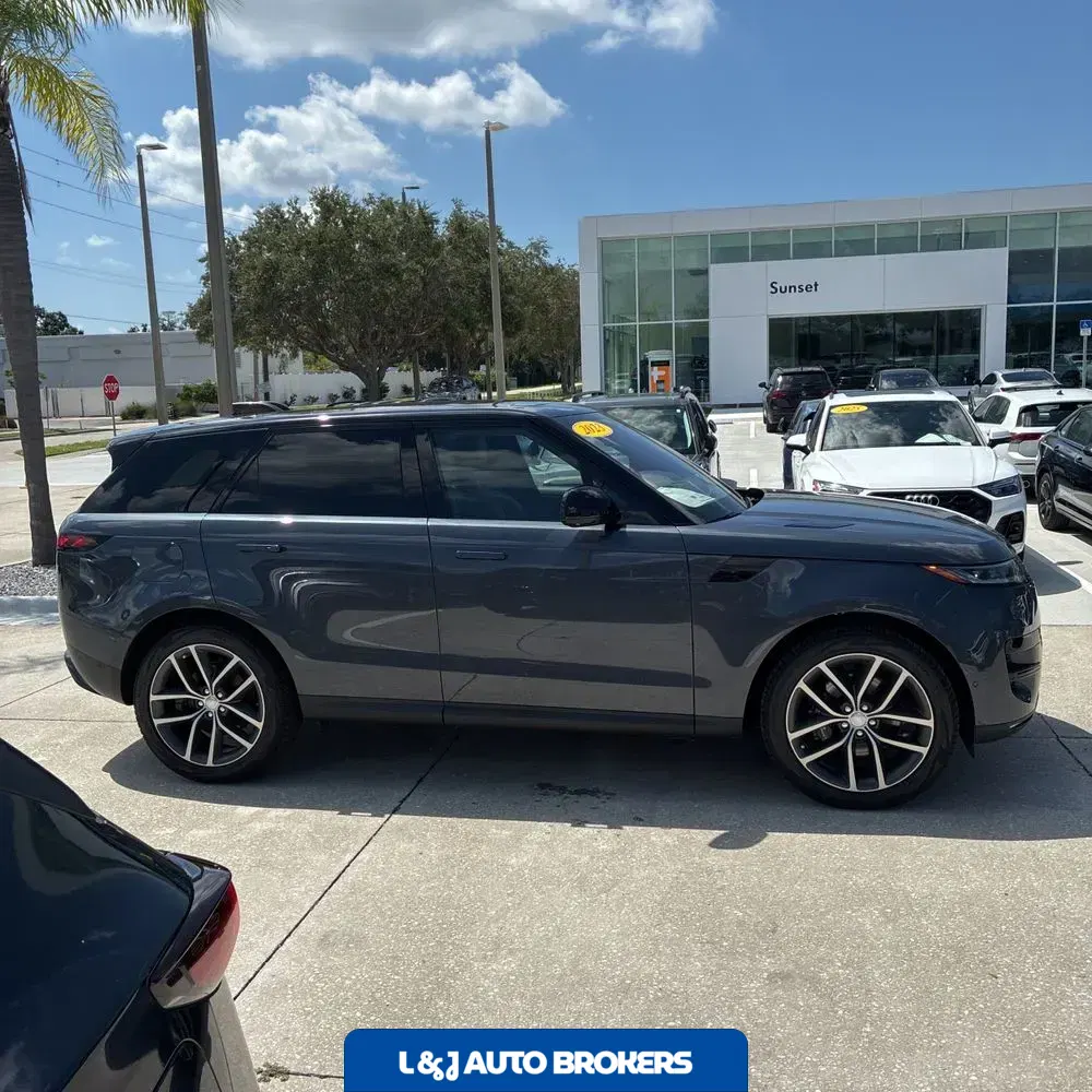 2023 Land Rover Range Rover Sport SE DYN
