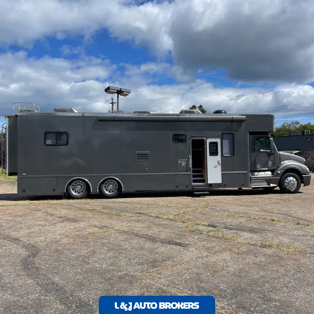 2006 Freightliner Commercial CL12064S 120"BBC Conv Cab SBA Truck 6X4