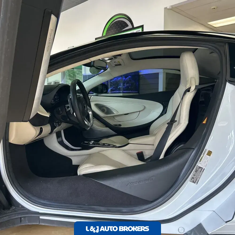 2022 McLaren GT Base 2D Coupe