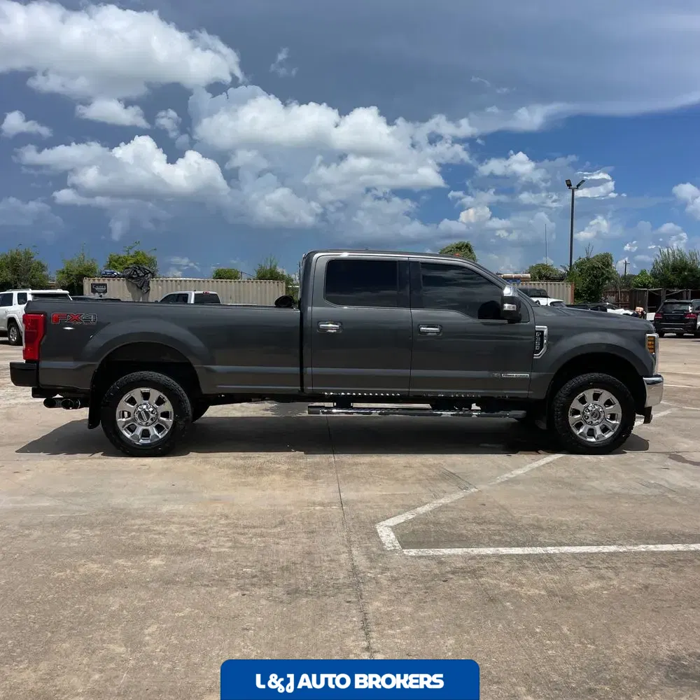2018 Ford F-350 Super Duty Lariat
