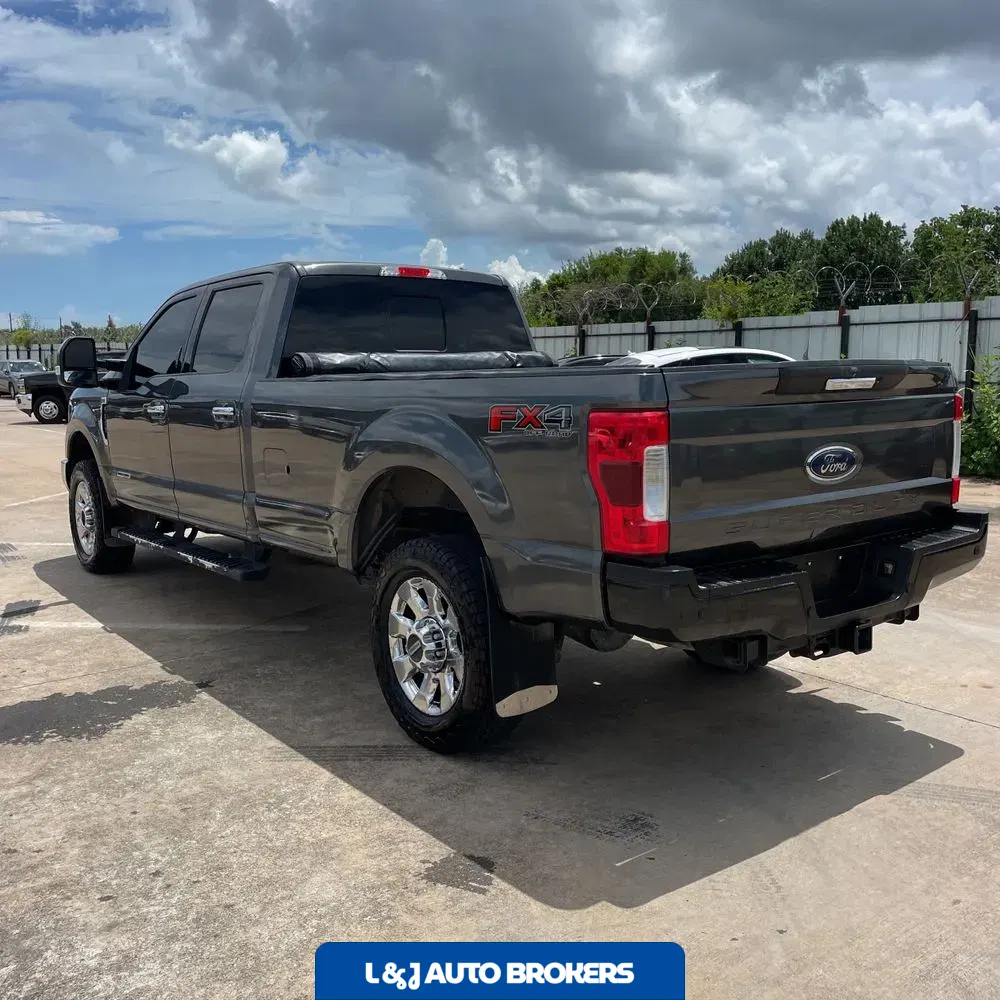 2018 Ford F-350 Super Duty Lariat