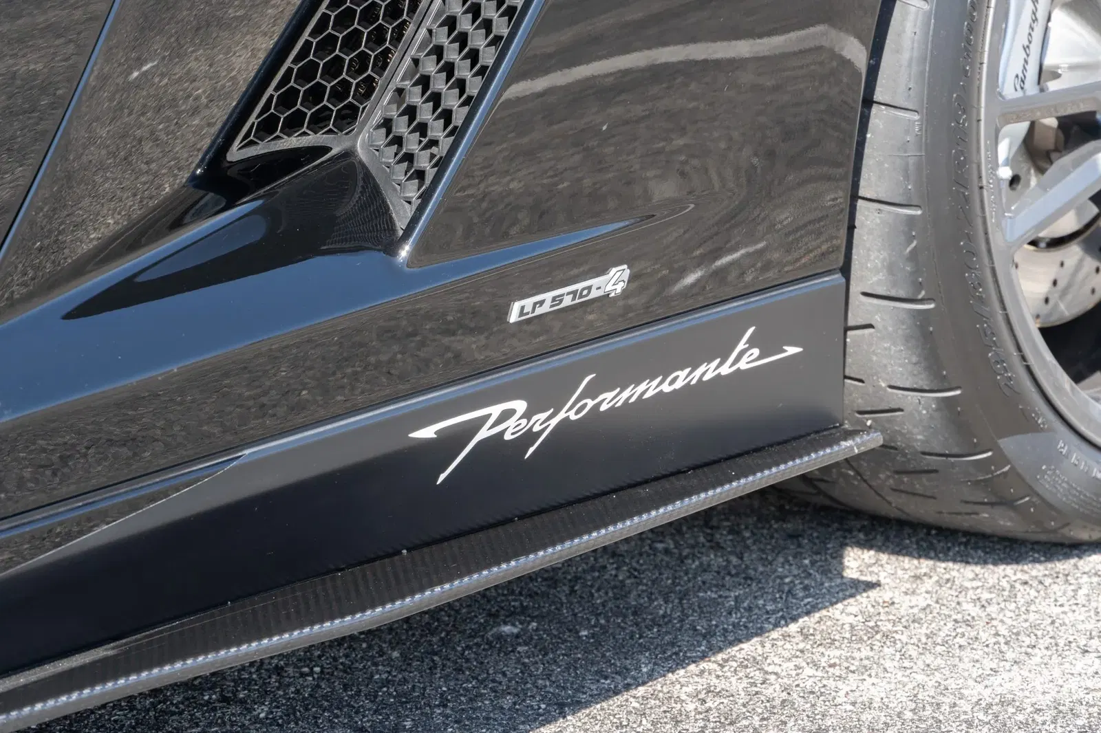 1,500-Mile 2012 Lamborghini Gallardo LP570-4 Spyder Performante