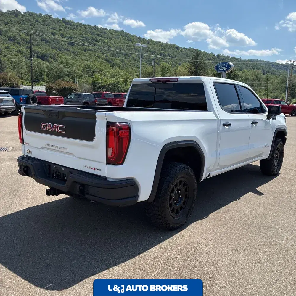 2024 GMC Sierra 1500 AT4X