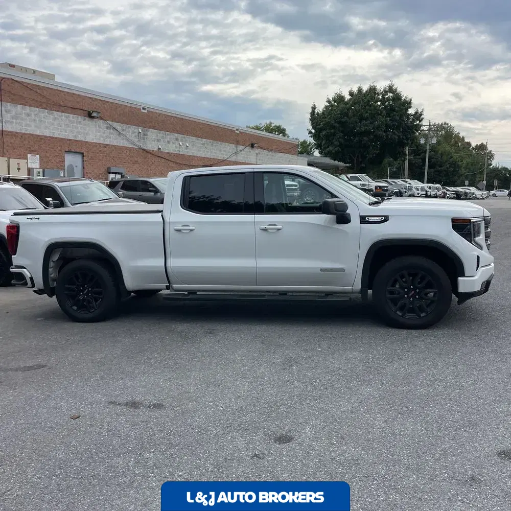 2025 GMC Sierra 1500 Elevation