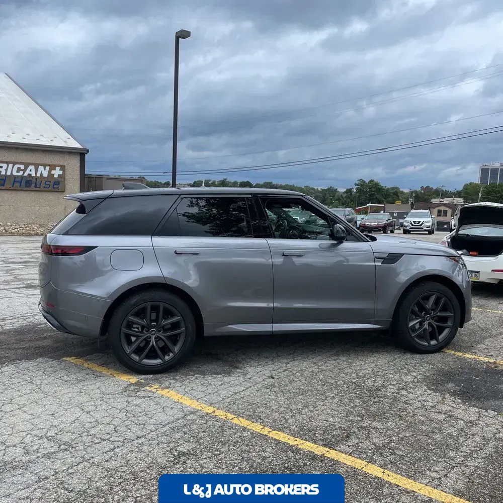 2025 Land Rover Range Rover Sport Dynamic SE P400