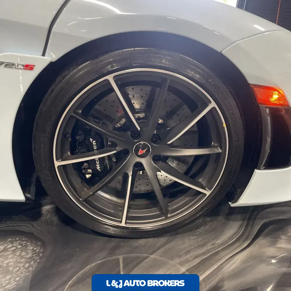 2018 McLaren 720S Base