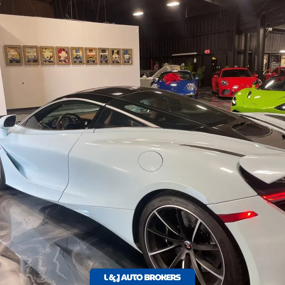 2018 McLaren 720S Base