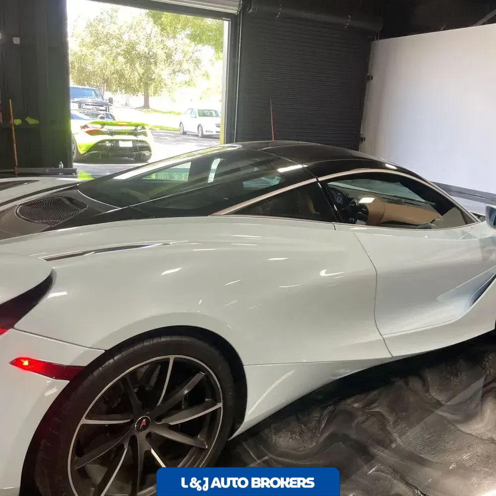2018 McLaren 720S Base