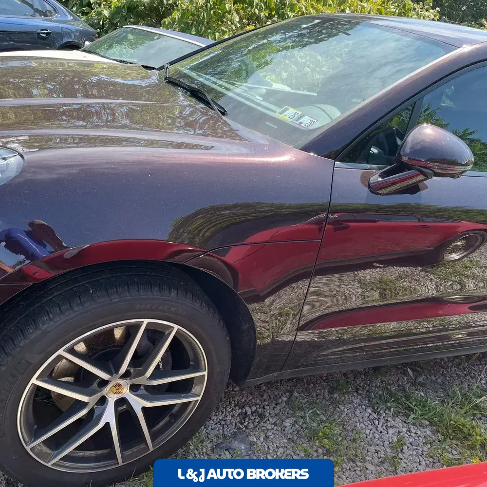 2025 Porsche Macan Base