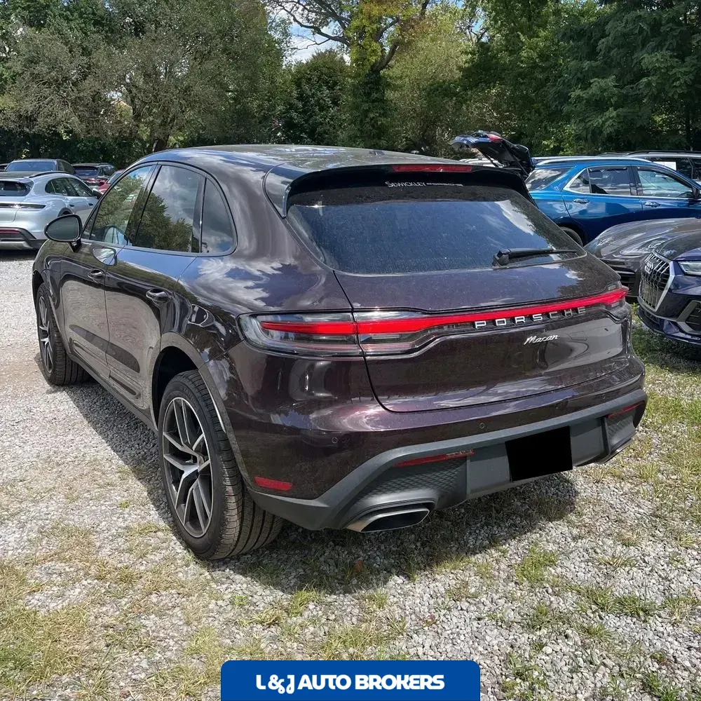 2025 Porsche Macan Base