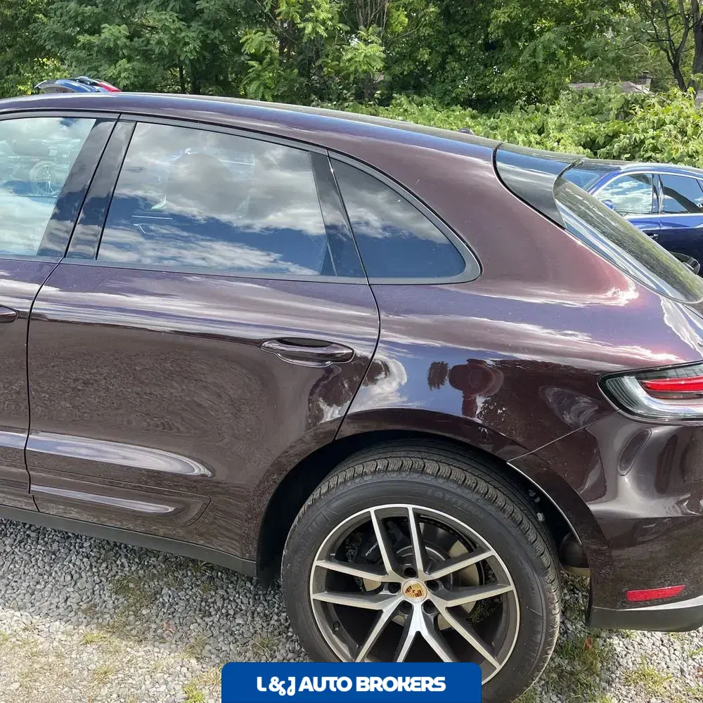 2025 Porsche Macan Base