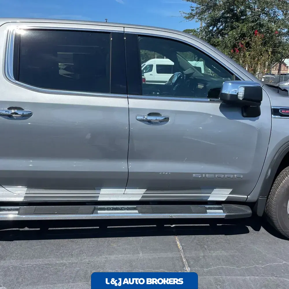 2025 GMC Sierra 1500 SLT