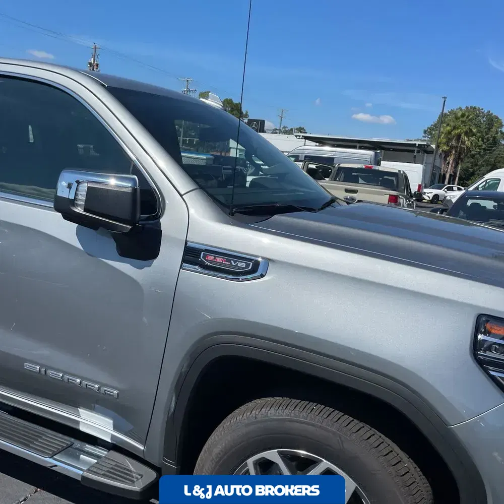 2025 GMC Sierra 1500 SLT