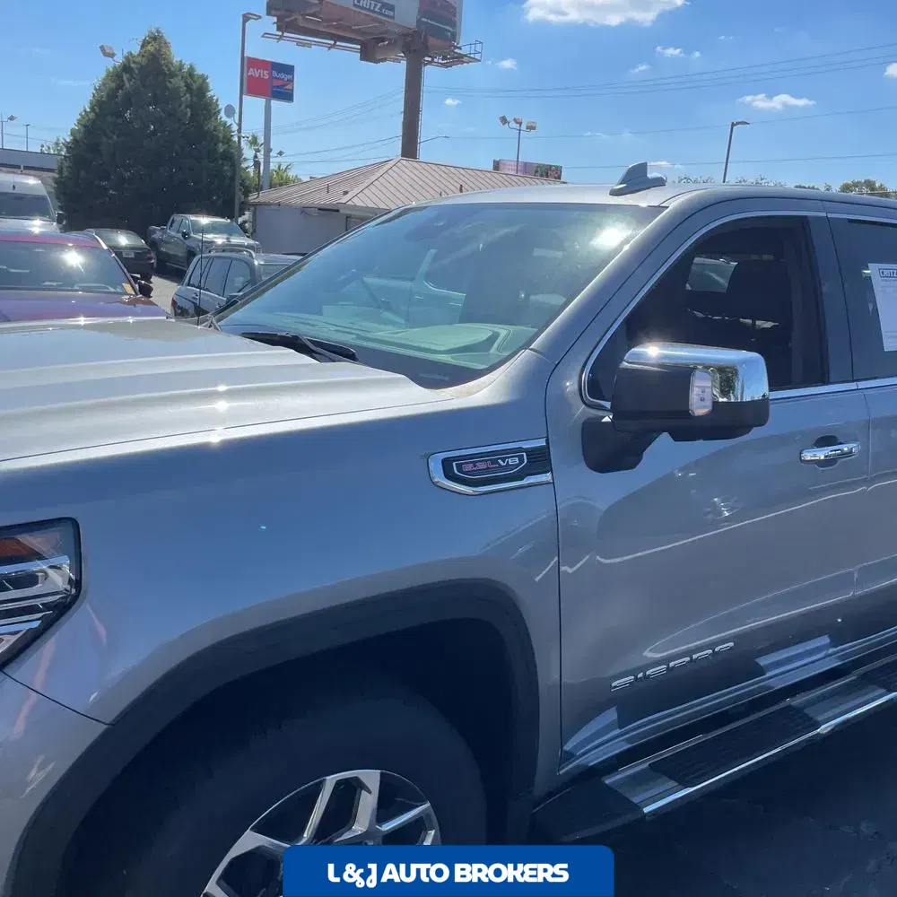 2025 GMC Sierra 1500 SLT