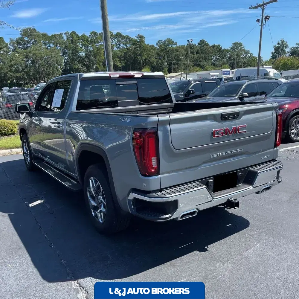 2025 GMC Sierra 1500 SLT