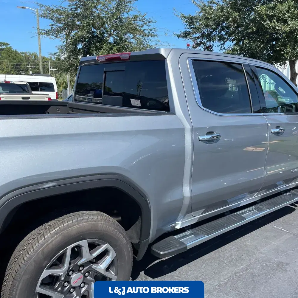 2025 GMC Sierra 1500 SLT