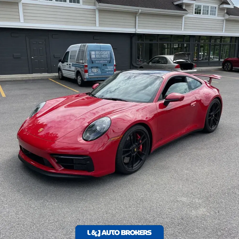 2022 Porsche 911 Carrera 4 GTS